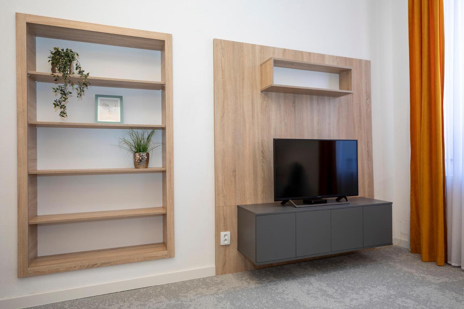 Alure Residences 10 - 24H Self Check-In & Private Parking Next To The Apartment Building Included, City Center Right On Snp Square In A Quiet Passage, New Building, Best Deal In Town バンスカー・ビストリツァ エクステリア 写真